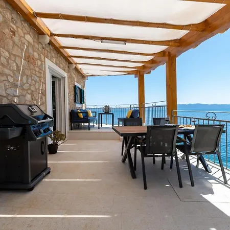 別荘 Seaside Maslina Gdinj