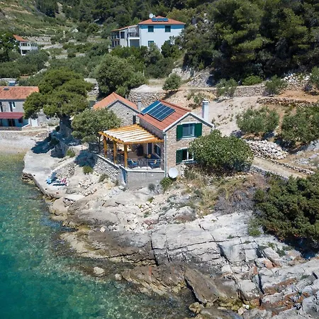 Holiday home Seaside Maslina *