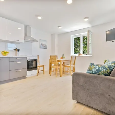 別荘 Seaside Maslina